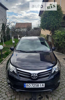 Седан Toyota Avensis 2011 в Мукачевому