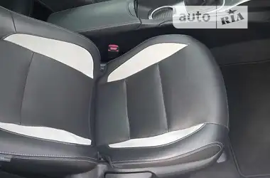 Toyota Avensis 2015