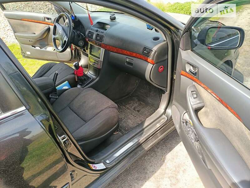 Универсал Toyota Avensis 2004 в Белой Церкви