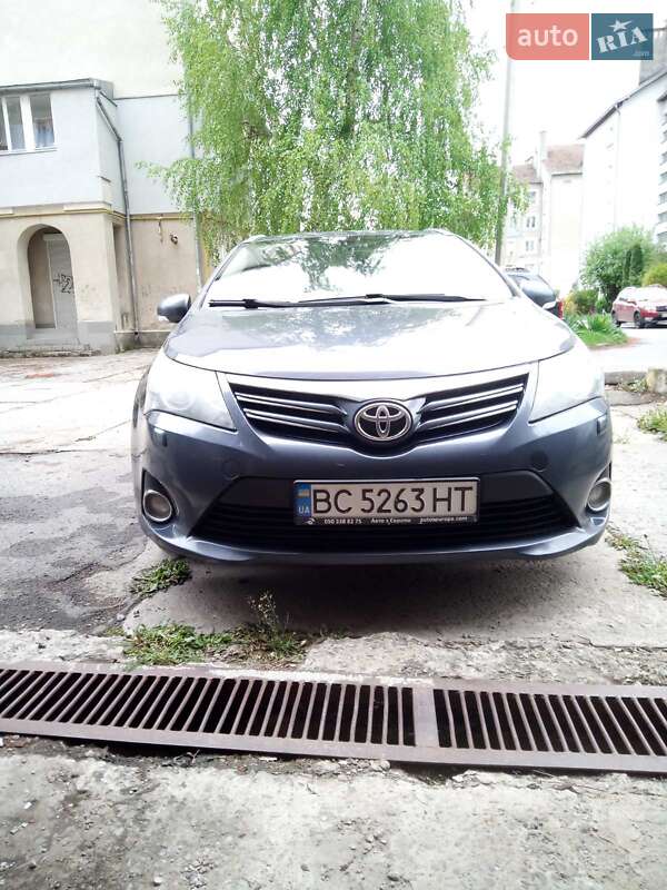 Toyota Avensis 2014