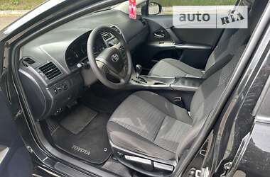 Седан Toyota Avensis 2012 в Херсоне