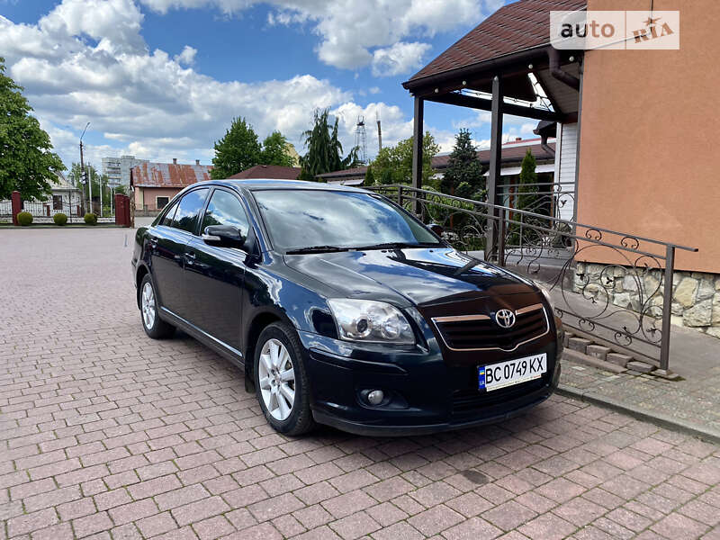 Седан Toyota Avensis 2008 в Стрые