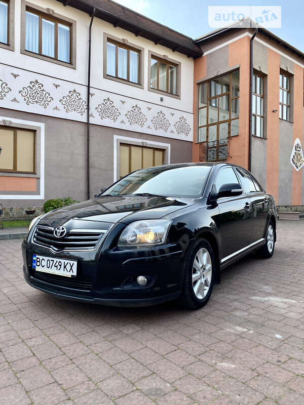 Седан Toyota Avensis 2008 в Стрые