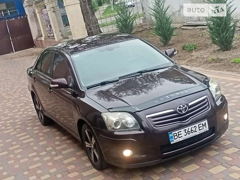 Седан Toyota Avensis 2008 в Миколаєві