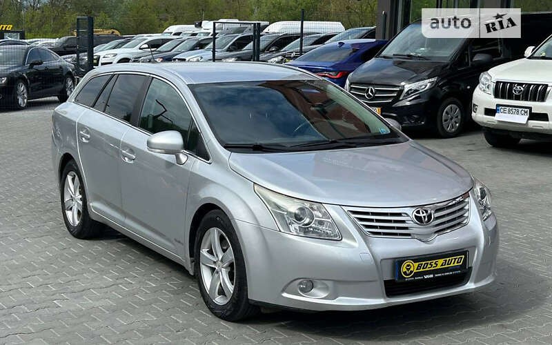 Универсал Toyota Avensis 2011 в Черновцах