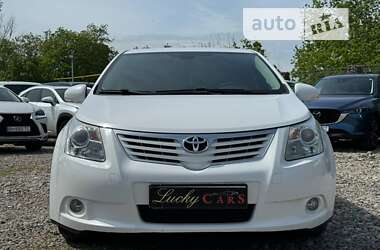 Седан Toyota Avensis 2010 в Одессе