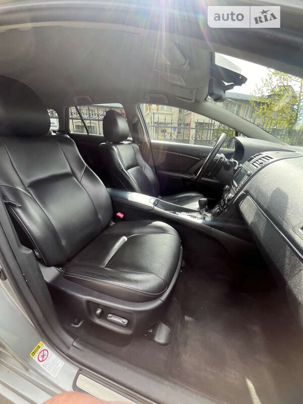 Универсал Toyota Avensis 2010 в Бродах