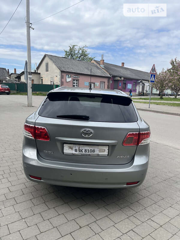 Универсал Toyota Avensis 2010 в Бродах