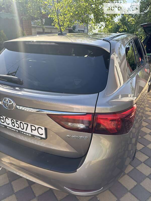 Універсал Toyota Avensis 2015 в Львові
