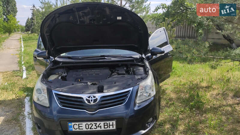 Седан Toyota Avensis 2010 в Новоднестровске