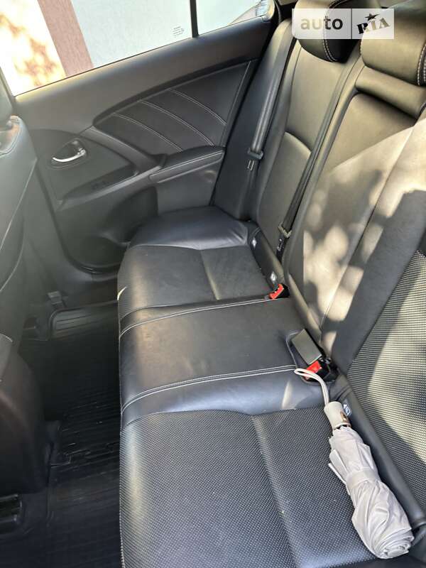 Універсал Toyota Avensis 2015 в Львові