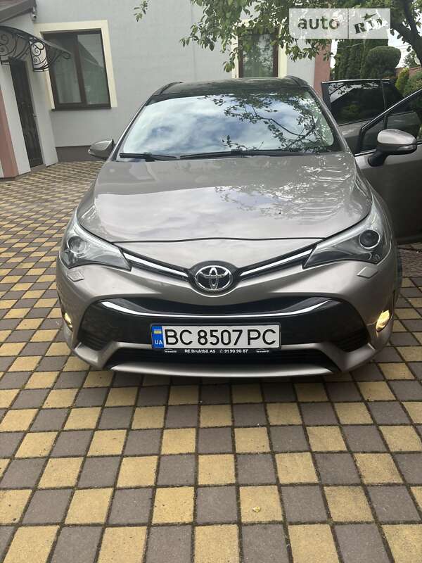 Універсал Toyota Avensis 2015 в Львові