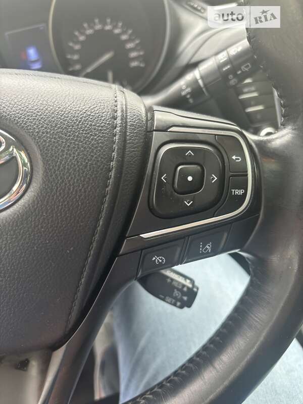 Універсал Toyota Avensis 2015 в Львові