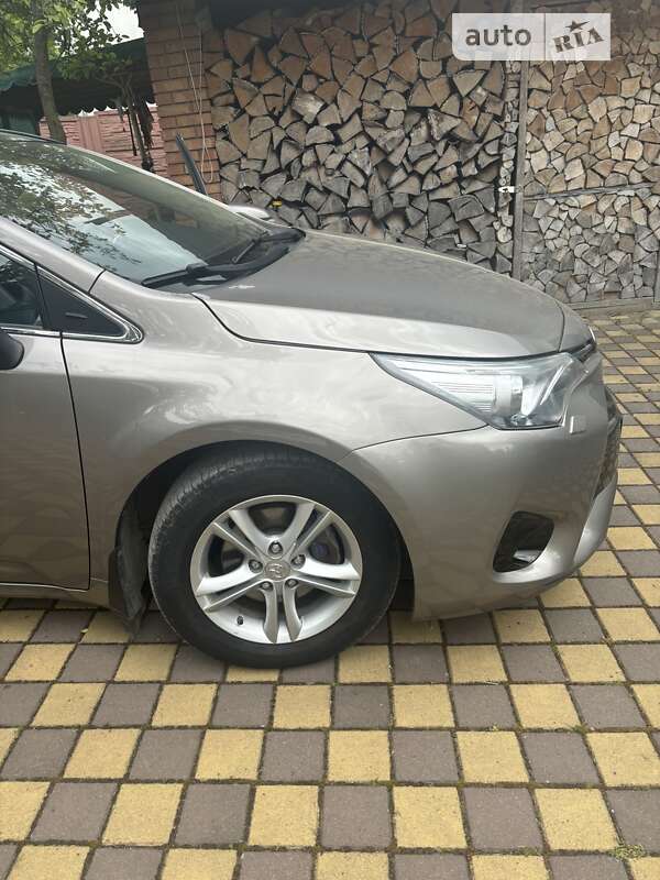 Універсал Toyota Avensis 2015 в Львові
