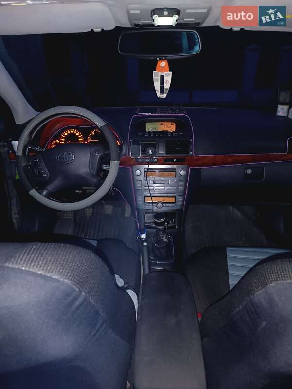 Универсал Toyota Avensis 2005 в Виноградове