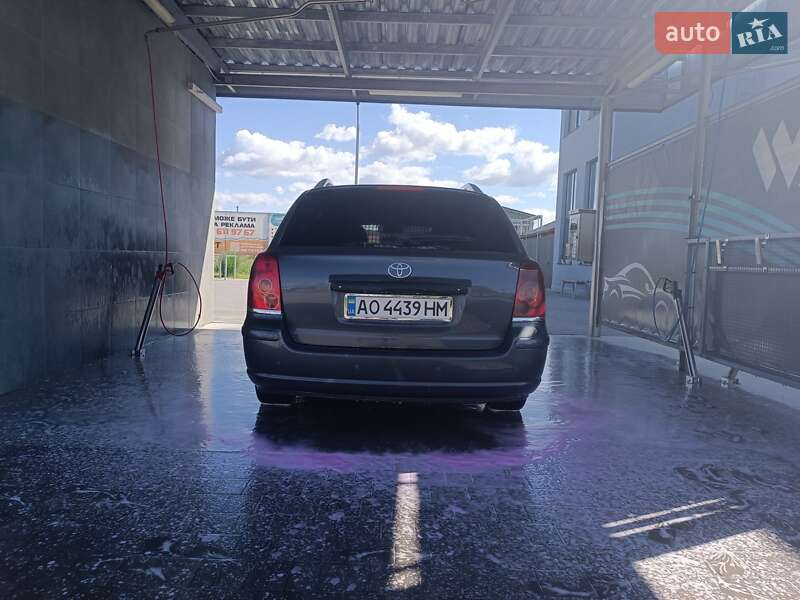 Универсал Toyota Avensis 2005 в Виноградове