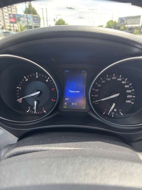 Універсал Toyota Avensis 2015 в Львові