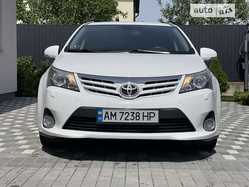 Универсал Toyota Avensis 2014 в Житомире