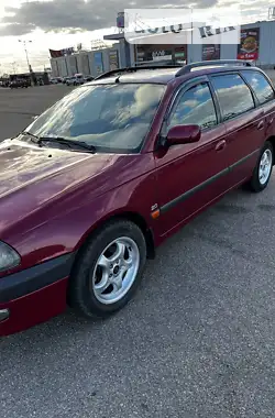 Toyota Avensis 1998