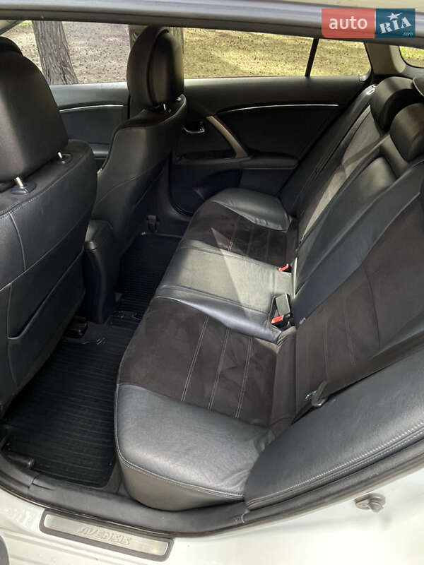 Универсал Toyota Avensis 2012 в Краматорске
