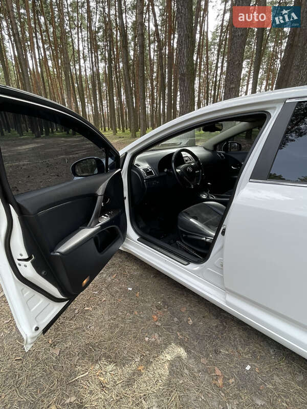 Универсал Toyota Avensis 2012 в Краматорске