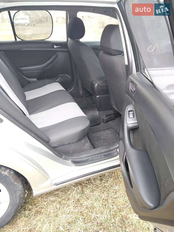 Универсал Toyota Avensis 2006 в Ивано-Франковске