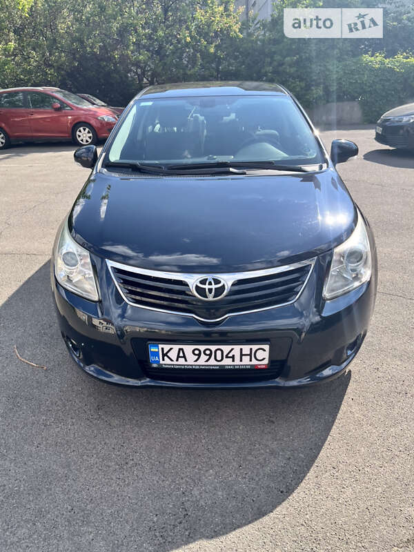 Седан Toyota Avensis 2011 в Киеве