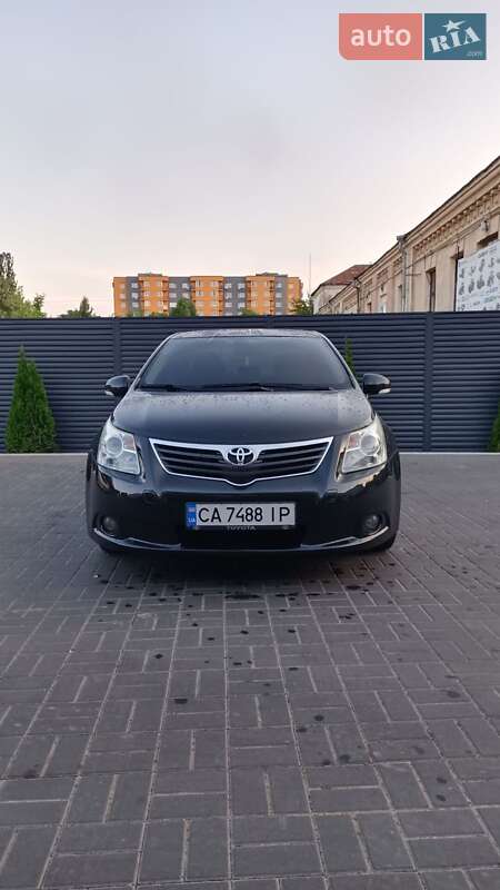 Седан Toyota Avensis 2011 в Черкасах