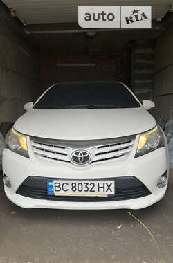 Седан Toyota Avensis 2012 в Львові