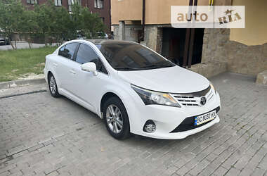 Седан Toyota Avensis 2012 в Львові