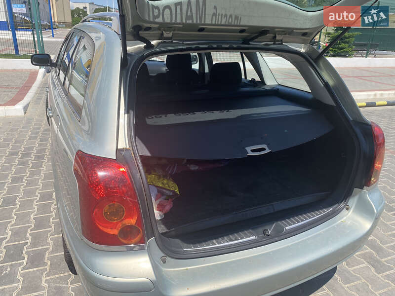 Універсал Toyota Avensis 2005 в Ізмаїлі