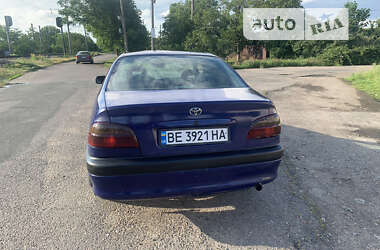 Седан Toyota Avensis 2000 в Одессе