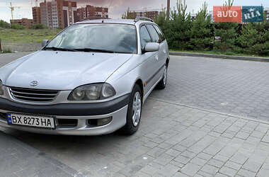 Универсал Toyota Avensis 1998 в Хмельницком