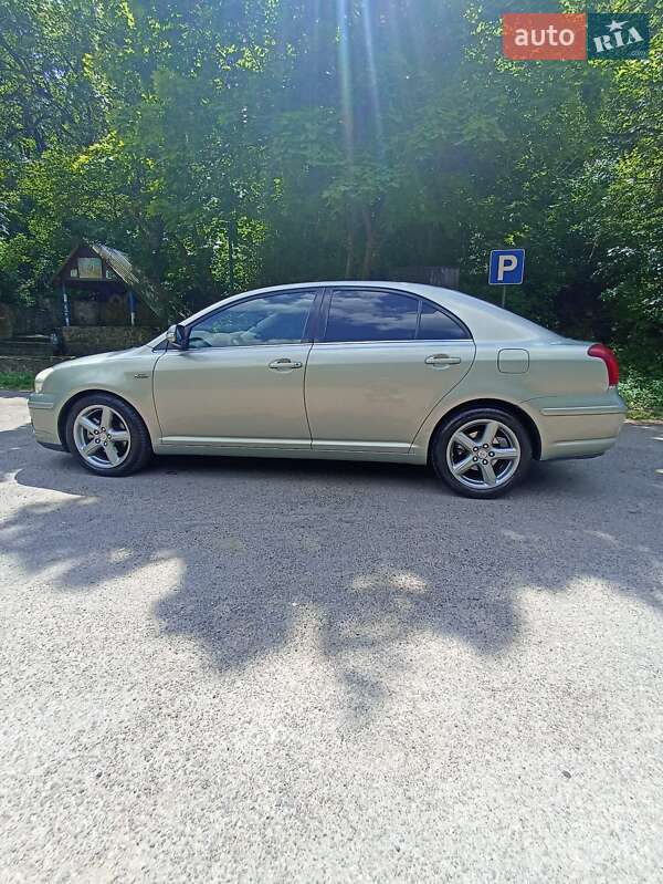 Седан Toyota Avensis 2007 в Могилев-Подольске