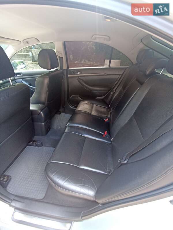 Седан Toyota Avensis 2007 в Могилев-Подольске