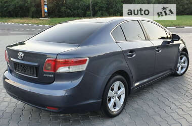 Седан Toyota Avensis 2010 в Жовтих Водах