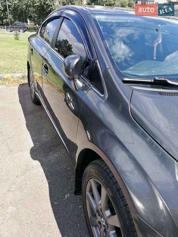 Седан Toyota Avensis 2008 в Киеве