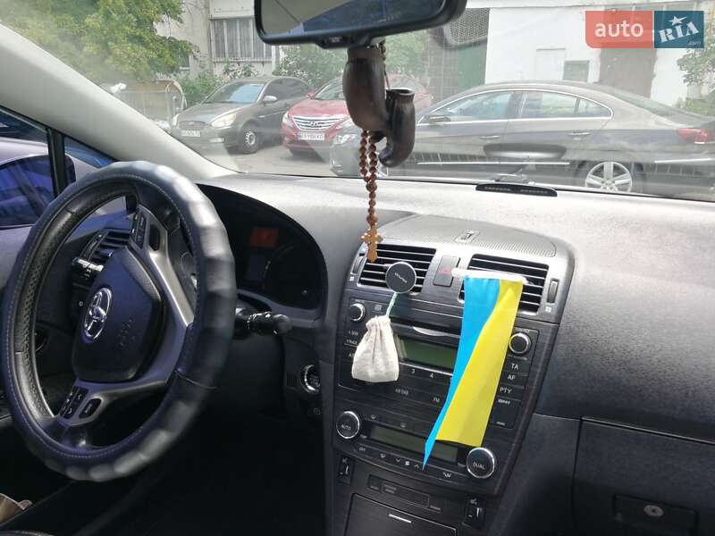 Седан Toyota Avensis 2008 в Киеве