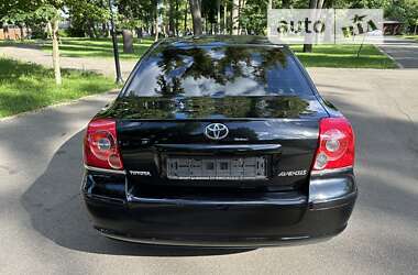 Седан Toyota Avensis 2008 в Києві