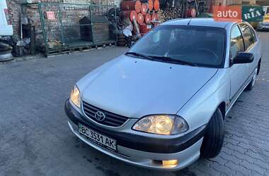 Седан Toyota Avensis 2002 в Львове