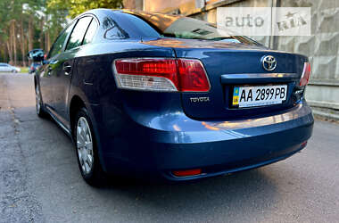 Седан Toyota Avensis 2011 в Киеве