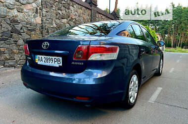 Седан Toyota Avensis 2011 в Киеве