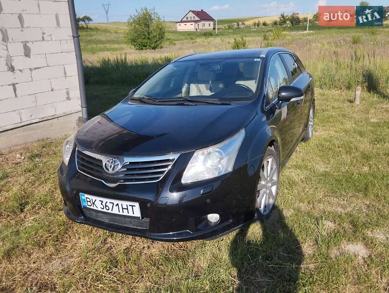 Універсал Toyota Avensis 2009 в Зорі