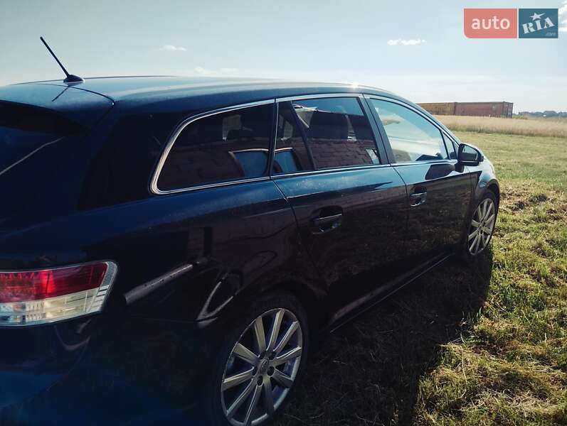 Універсал Toyota Avensis 2009 в Зорі