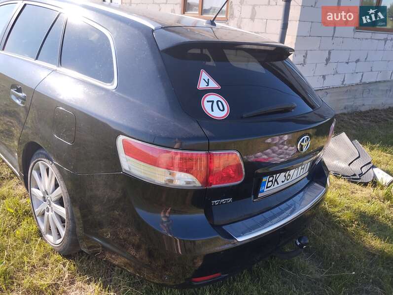 Універсал Toyota Avensis 2009 в Зорі