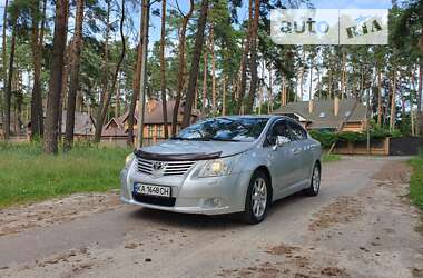 Седан Toyota Avensis 2012 в Чернигове