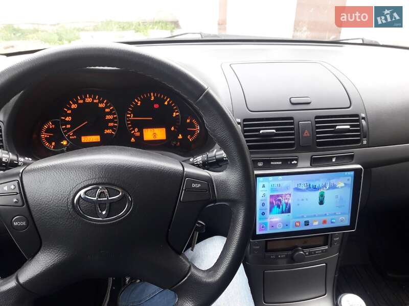 Седан Toyota Avensis 2007 в Львові