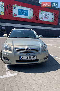 Универсал Toyota Avensis 2008 в Гайвороне