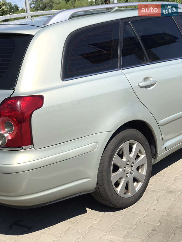 Универсал Toyota Avensis 2008 в Гайвороне