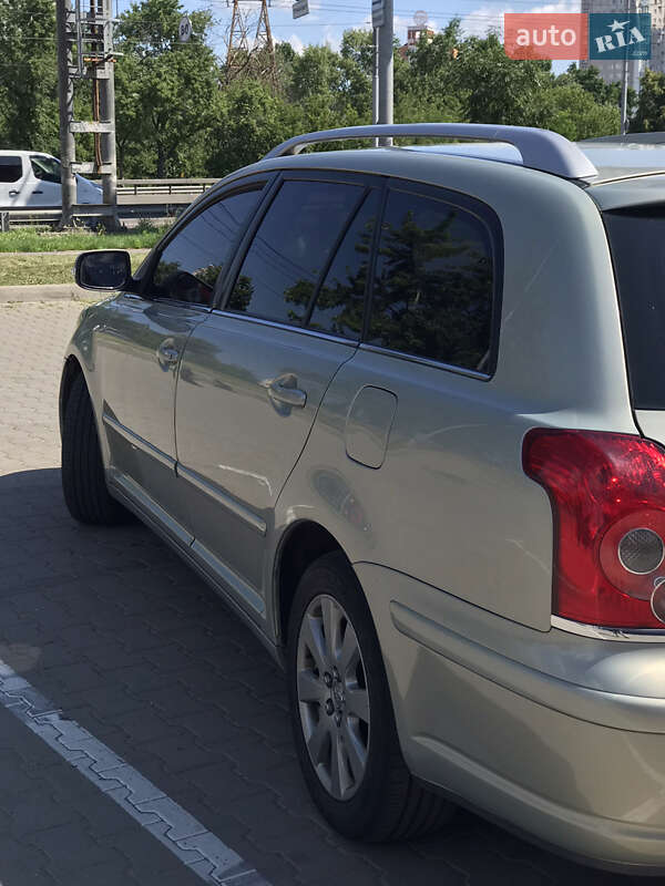 Универсал Toyota Avensis 2008 в Гайвороне